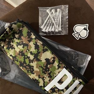 NEW - pins & aces Golf beer bag sleeve